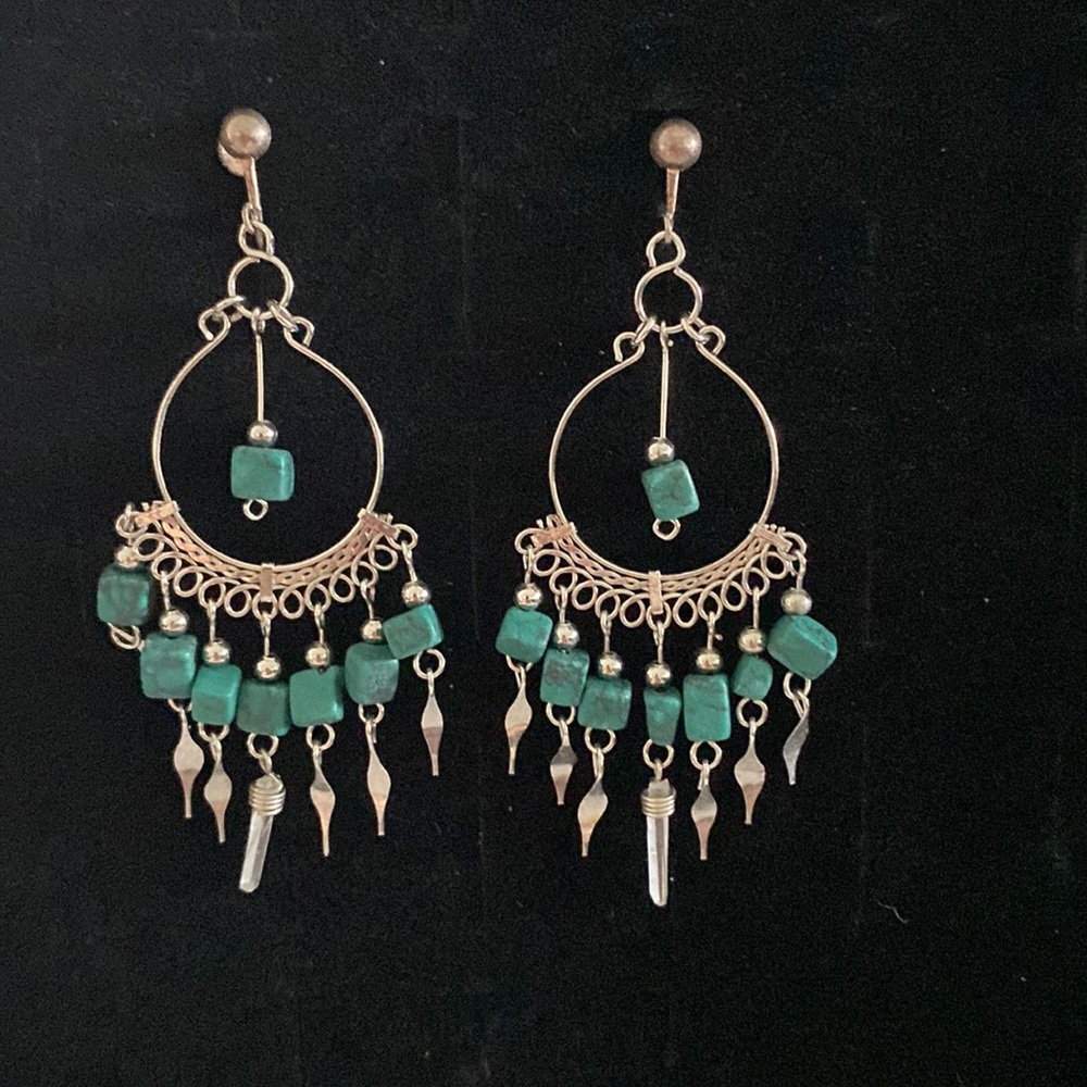 Vintage clip on dangling earrings. E2